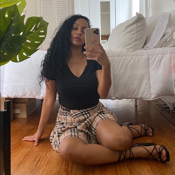 • MEET YOUR SELLER • - Picture 5 of 13